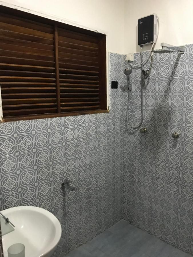 Paris Garden Resort Тринкомале Екстериор снимка
