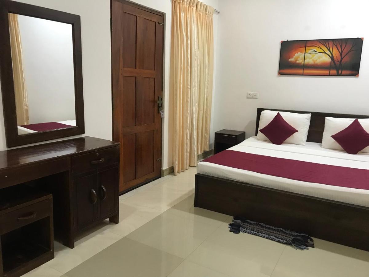 Paris Garden Resort Тринкомале Екстериор снимка
