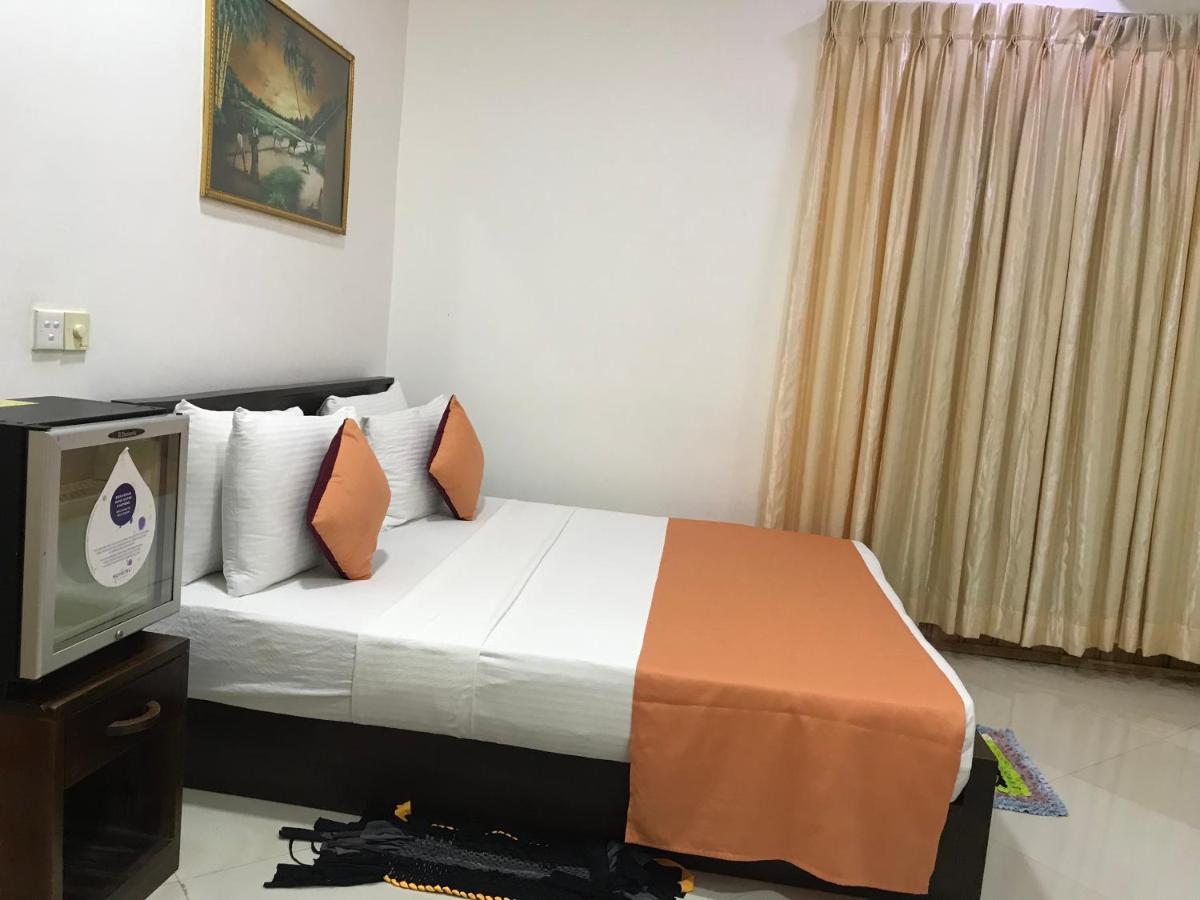 Paris Garden Resort Тринкомале Екстериор снимка