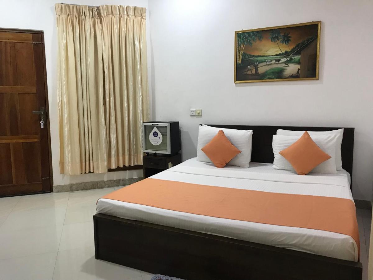 Paris Garden Resort Тринкомале Екстериор снимка